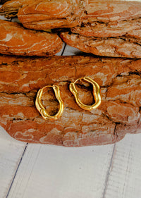 18K GOLD PLATED OVAL HOOP EARRING