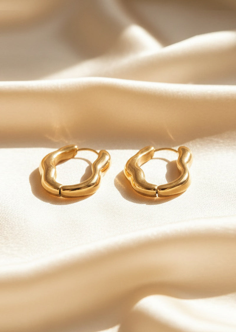 18K GOLD PLATED OVAL HOOP EARRING