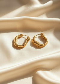 18K GOLD PLATED OVAL HOOP EARRING