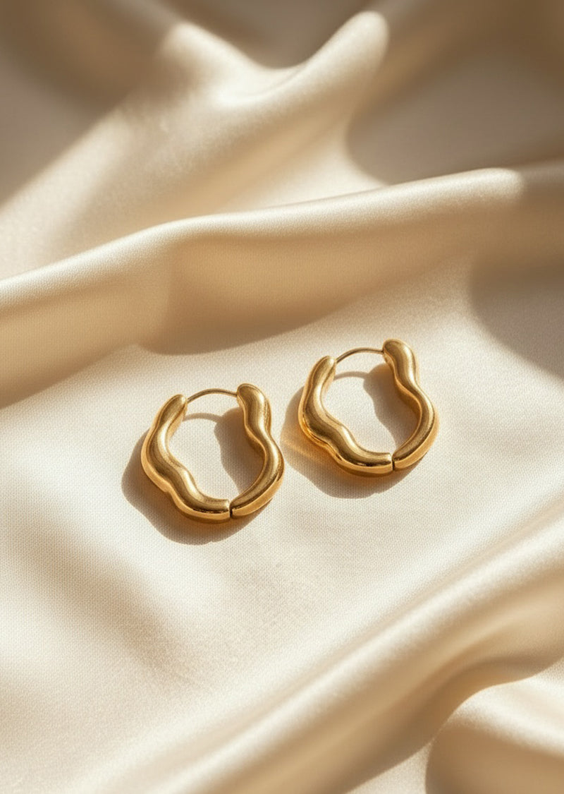 18K GOLD PLATED OVAL HOOP EARRING