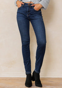 JILLIAN STRETCHY BASIC DENIM PANTS